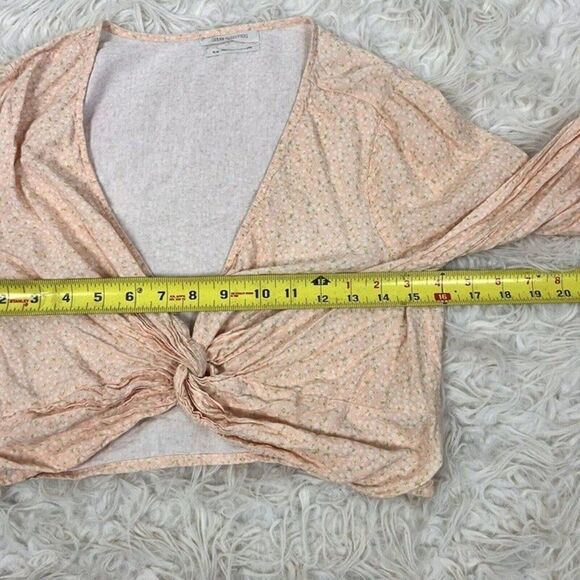 Urban Outfitters Women’s Peach Floral Twist Front Crop Top Long Sleeve Blouse M - Picture 7 of 12
